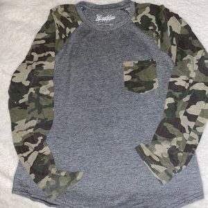 Long sleeve camo raglan long sleeve shirt